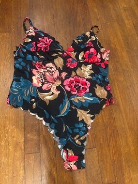 SHEIN Black Floral Scallop-Edge Bodysuit with Pink, Blue & Gold Flowers